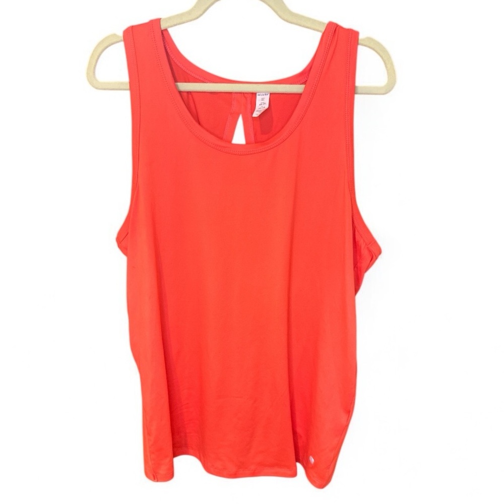 Women's Marika cayenne XL‎ workout tank with cutout and twist in the back.